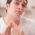 How long will my safety razor blade last?