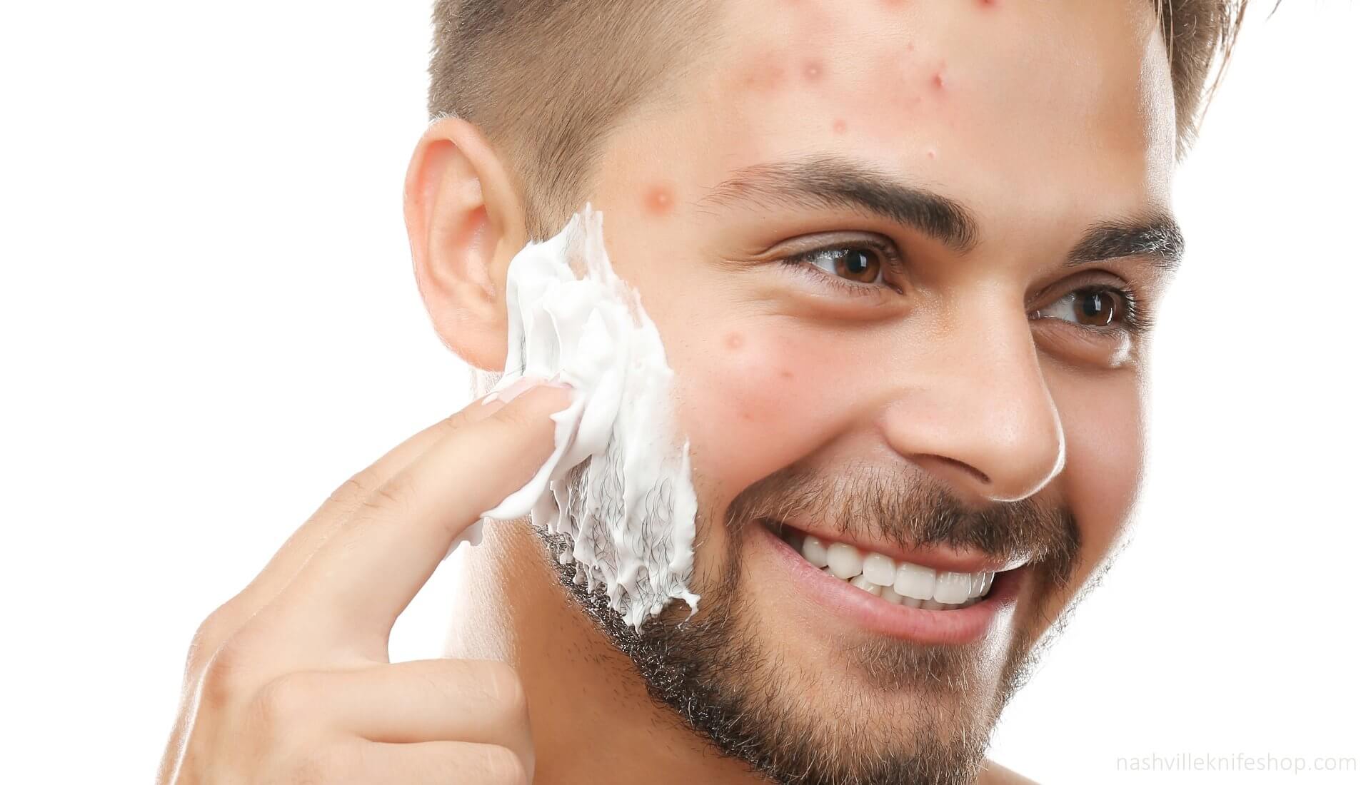 Smooth skin despite acne: the ideal shave for sensitive skin