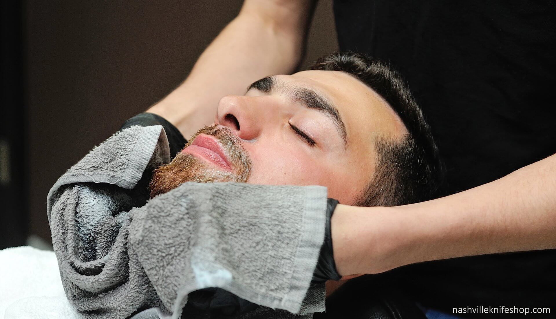 Luxury shave at home: how to prepare a hot towel like in a barbershop